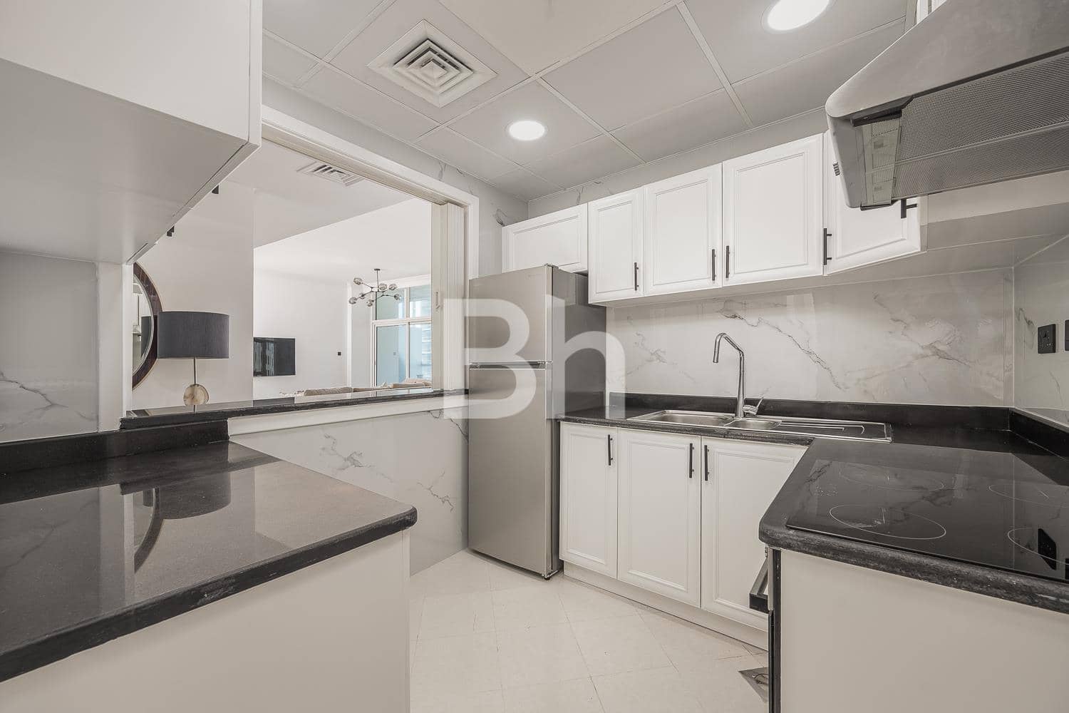3 Bedroom Apartment in Dorra Bay - photo 2