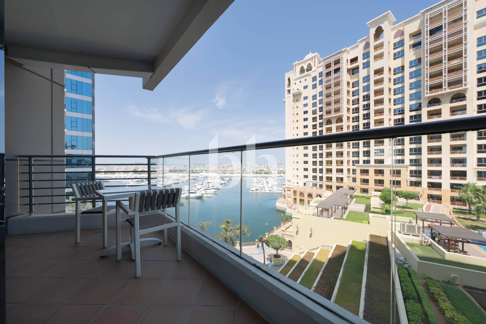 1 Bedroom Hotel Apartment in Dukes The Palm