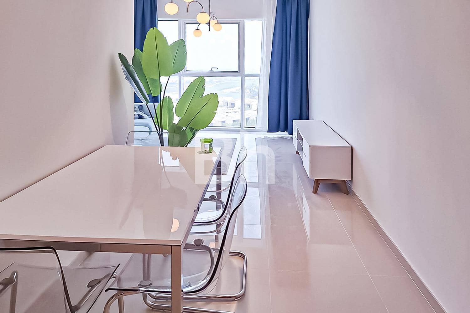 1 Bedroom Apartment in Carson A - photo 2