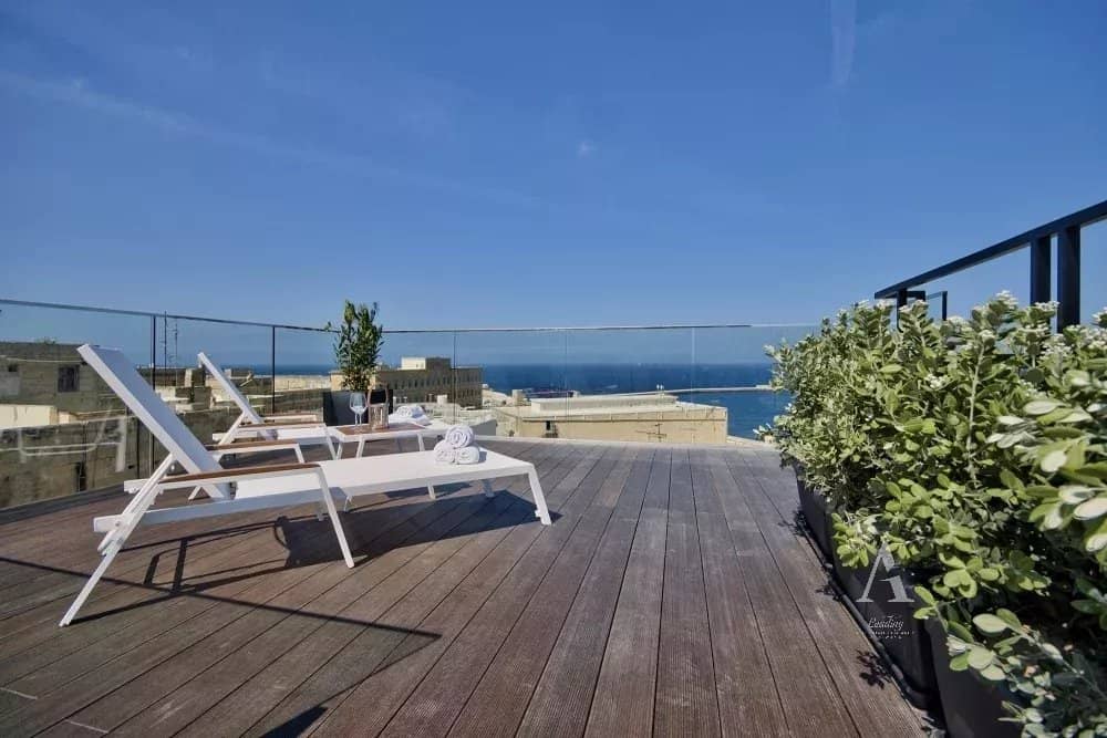 3 Bedroom Apartment in Valletta - photo 1