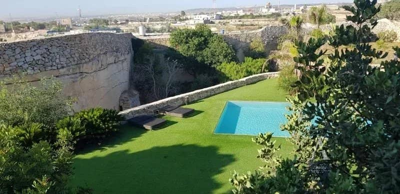 5 Bedroom House in Gharghur - photo 2