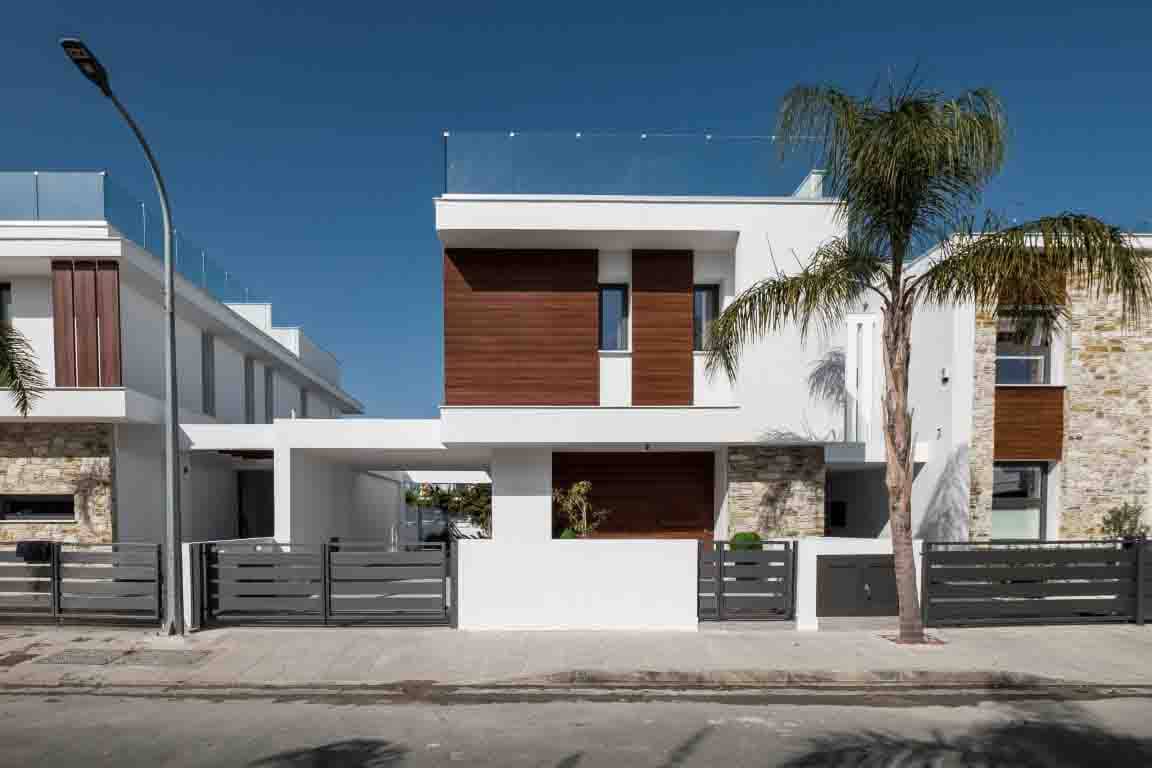 4 Bedroom House in Agapis - photo 2