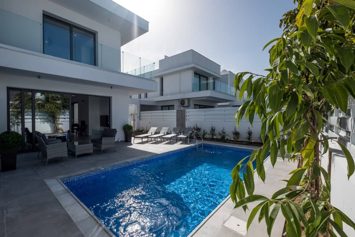 4 Bedroom House in Agapis