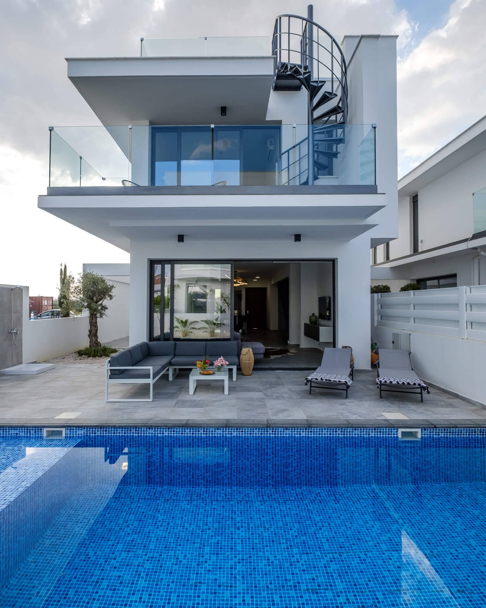 5 Bedroom House in Agapis