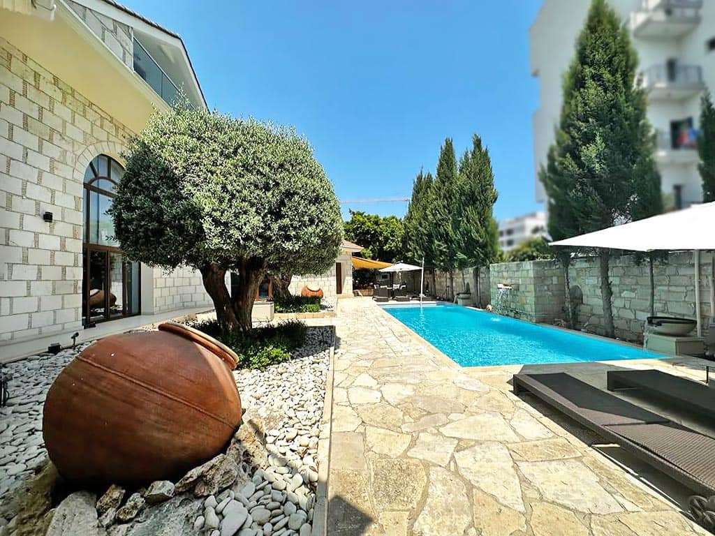 5 Bedroom Villa in Potamos Yermasoyias - photo 1