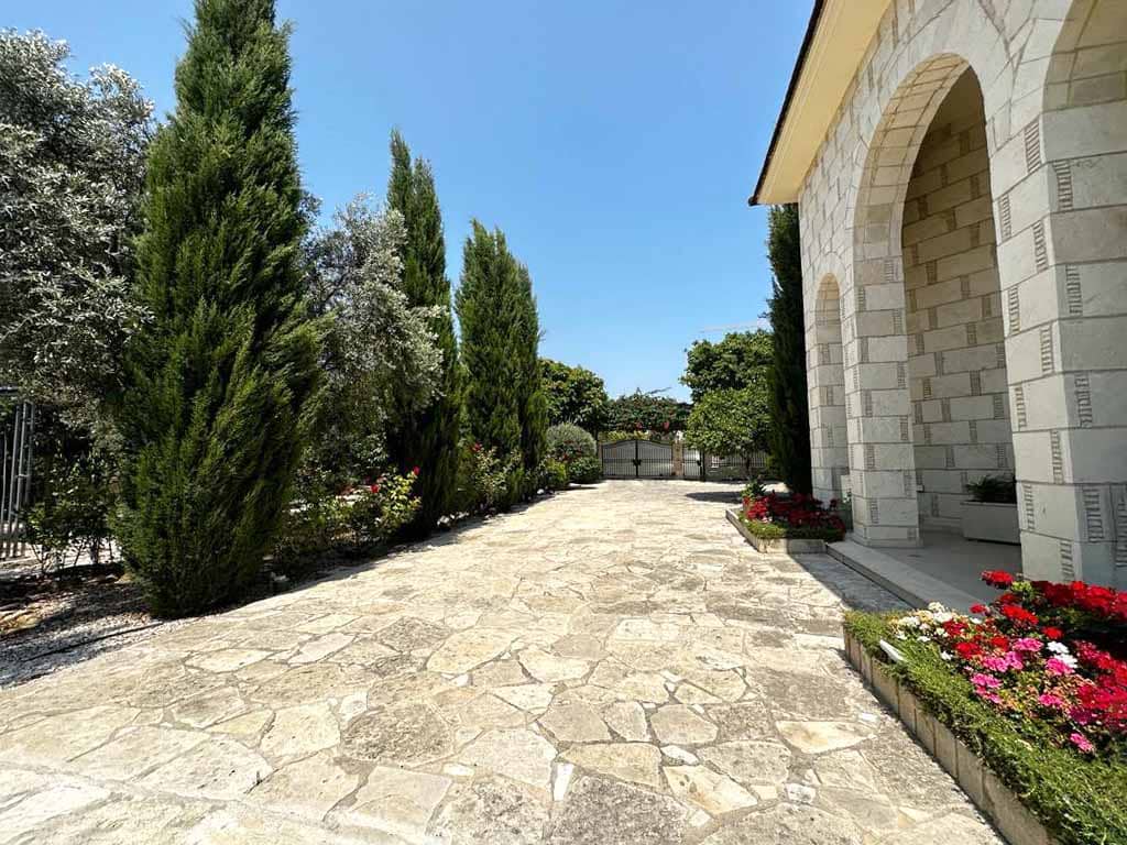 5 Bedroom Villa in Potamos Yermasoyias