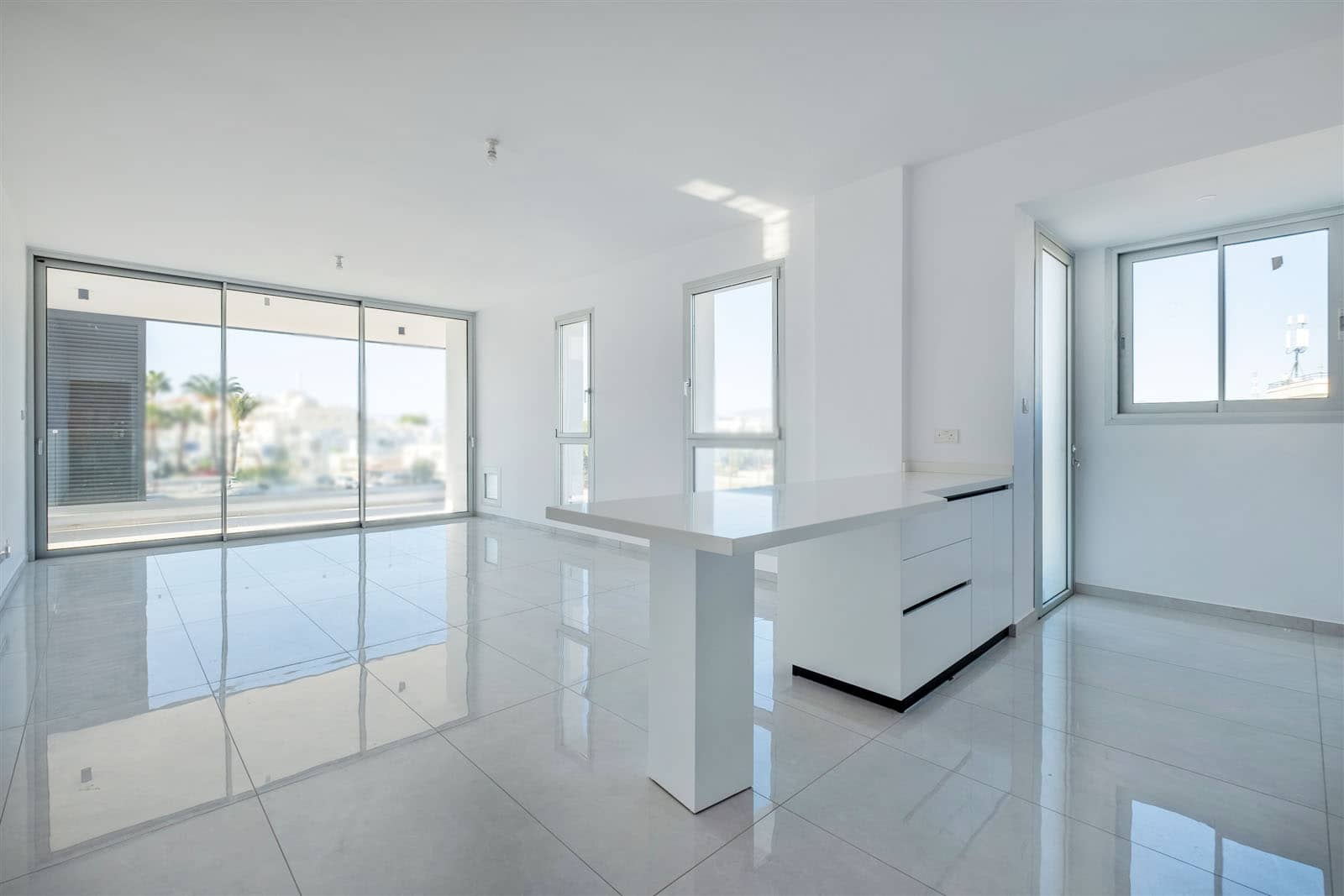 3 Bedroom Apartment in Karpenisiou 4