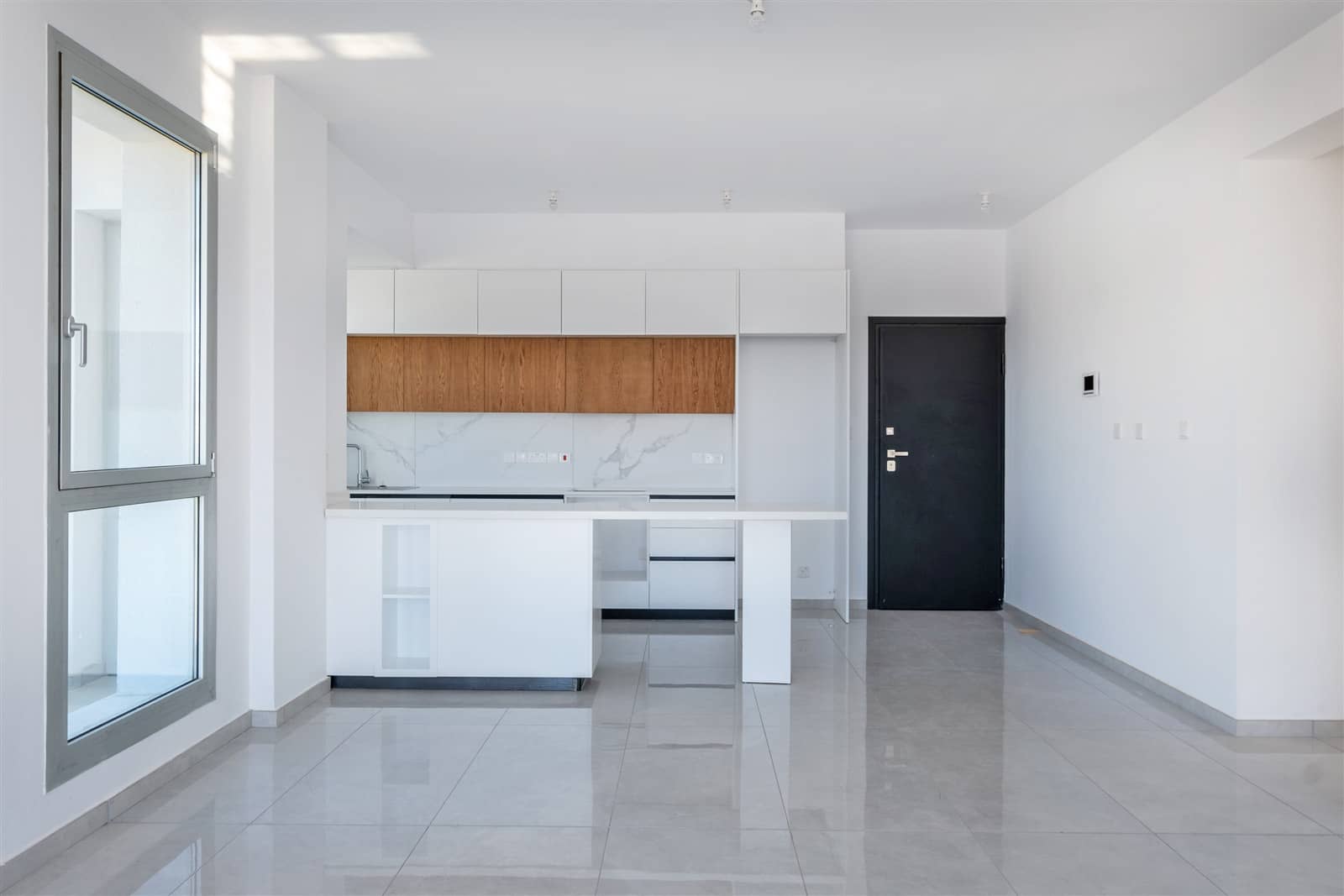 3 Bedroom Apartment in Karpenisiou 4 - photo 2