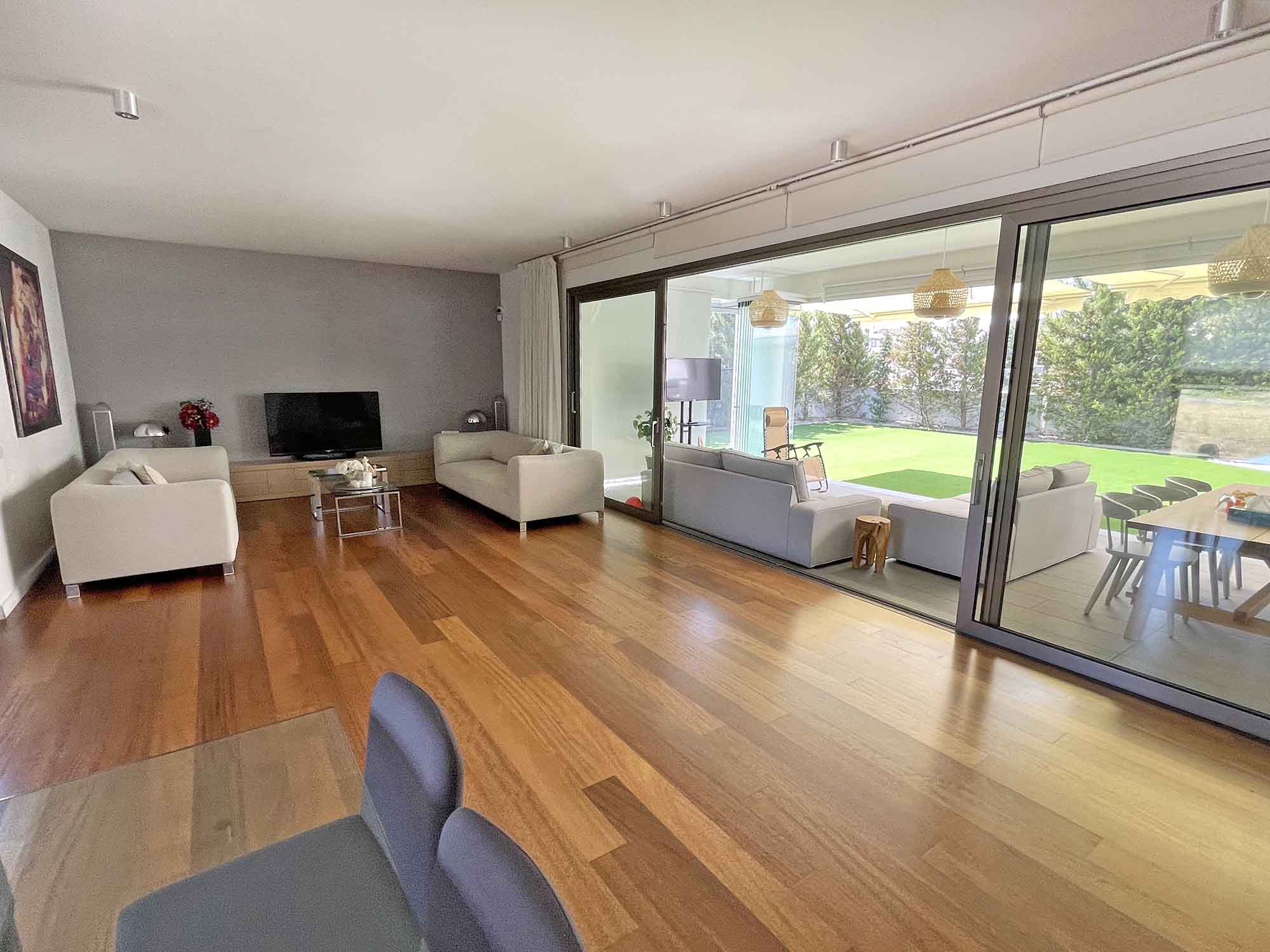 5 Bedroom House in 2 agoniston - photo 1