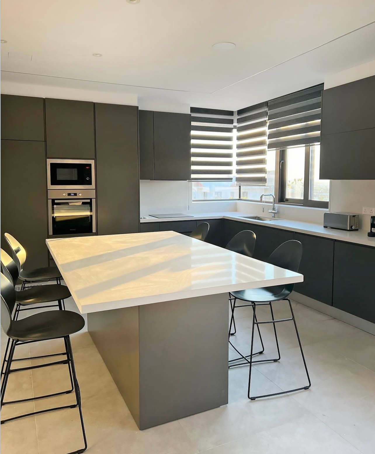 3 Bedroom House in 1 Apriliou - photo 2