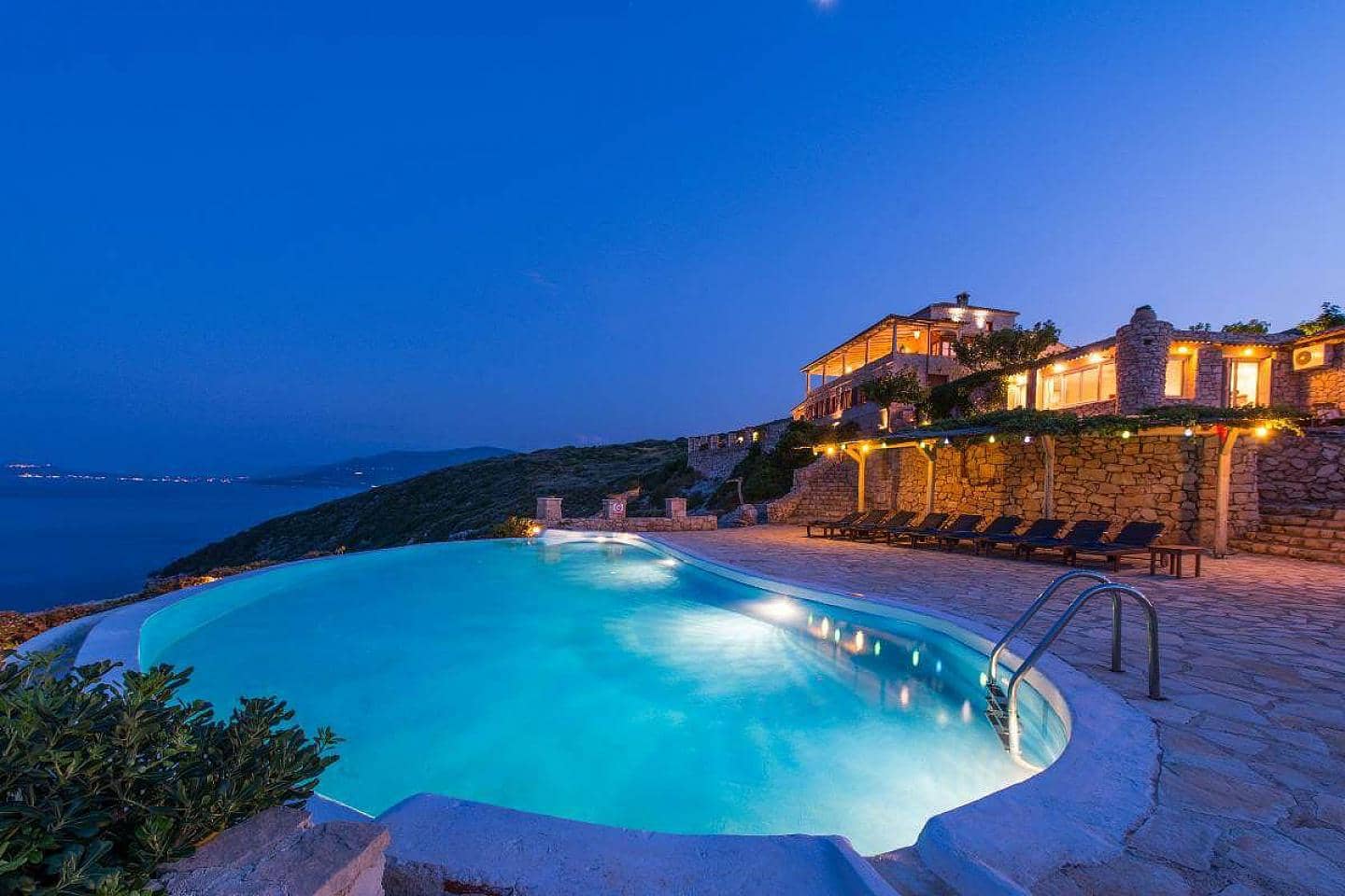 4 Bedroom Villa in Main town - Chora - photo 2