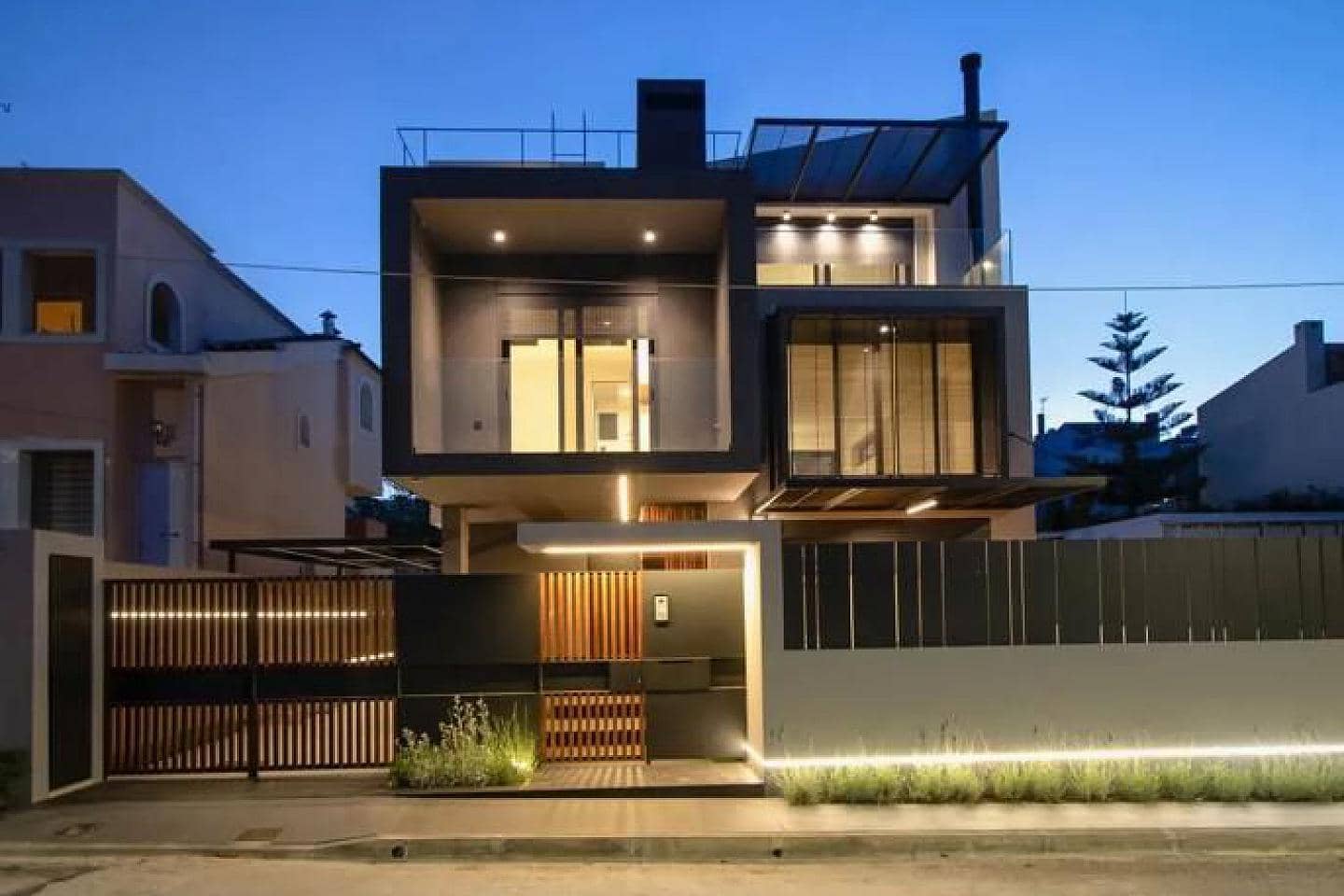 3 Bedroom House in Varkiza - photo 2