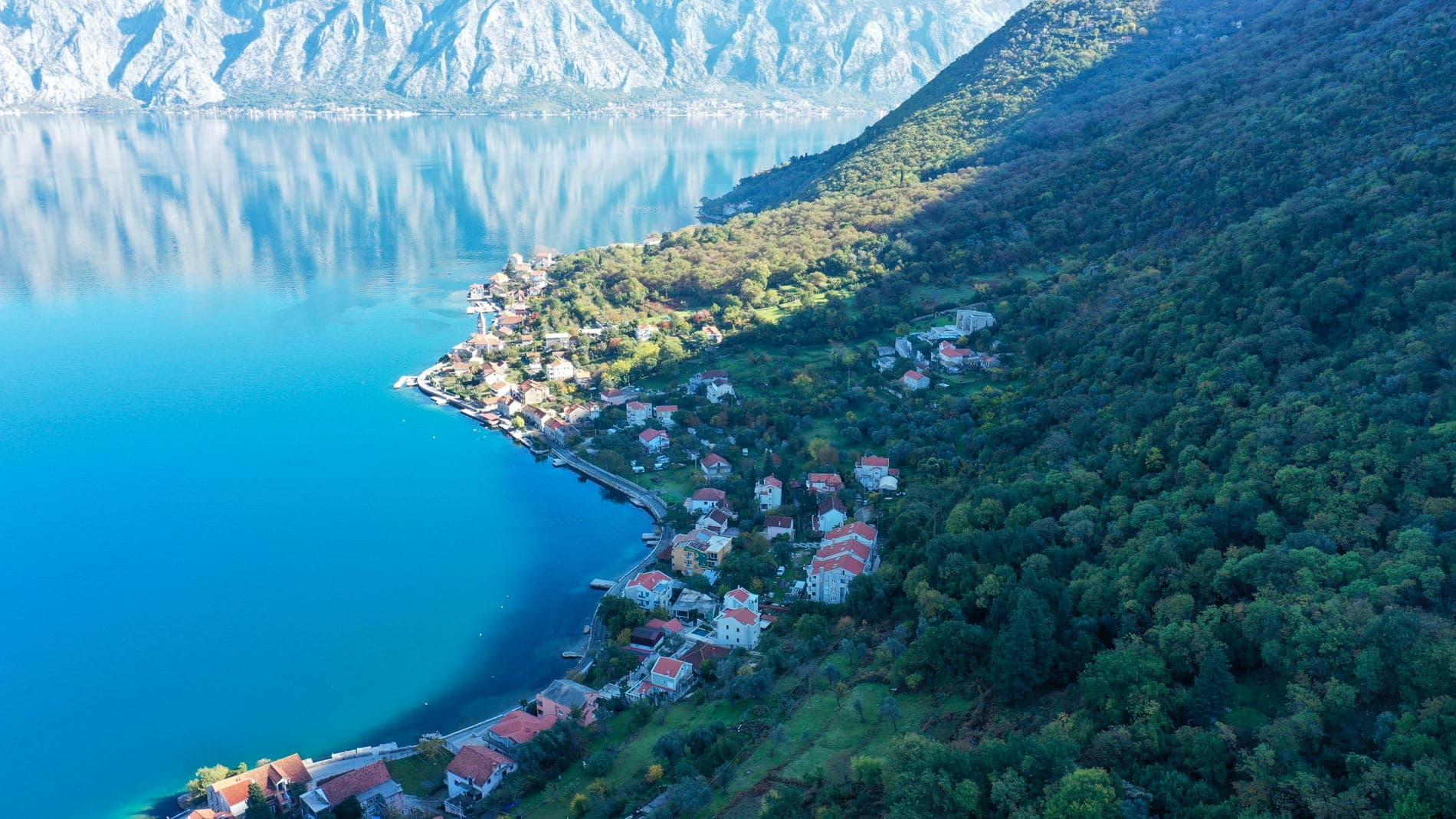 Studio Property in Kotor - photo 1
