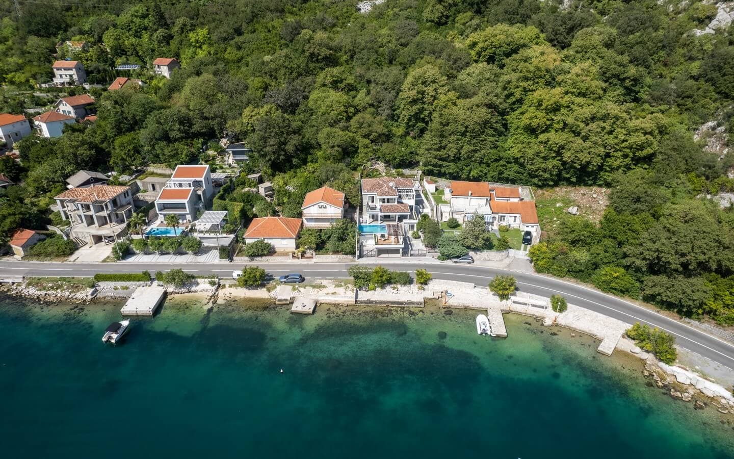 5 Bedroom Villa in Kotor - photo 1