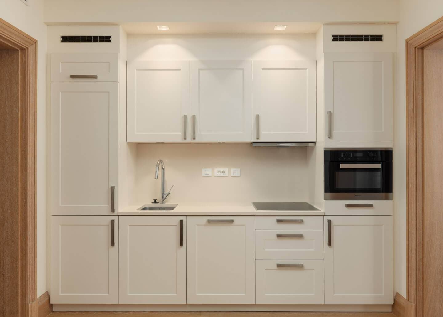 1 Bedroom Apartment in Porto Montenegro - photo 2