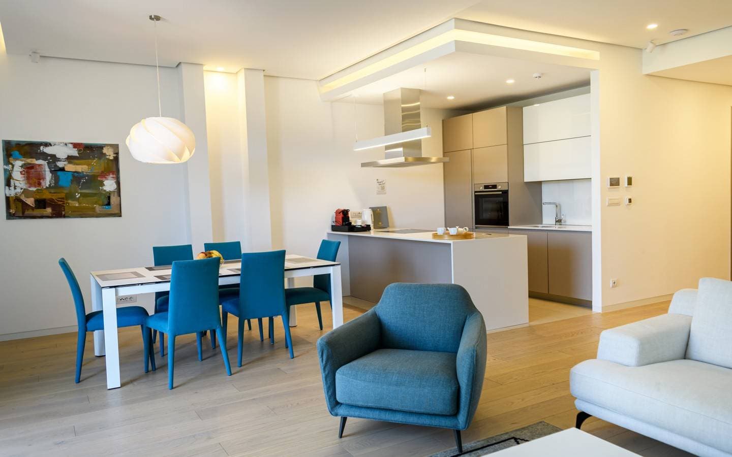 2 Bedroom Apartment in Dukley Gardens - photo 1