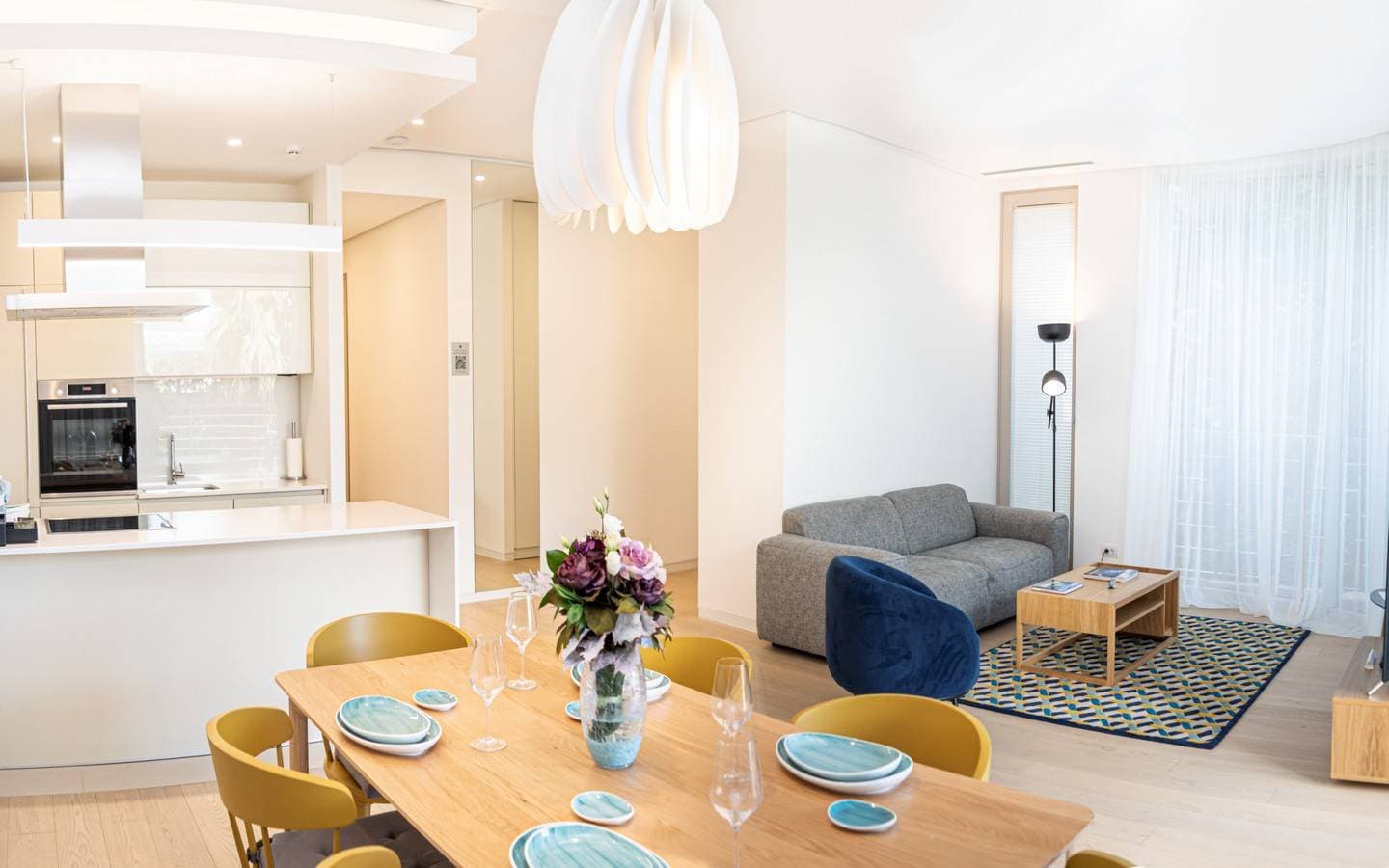 2 Bedroom Apartment in Dukley Gardens - photo 2