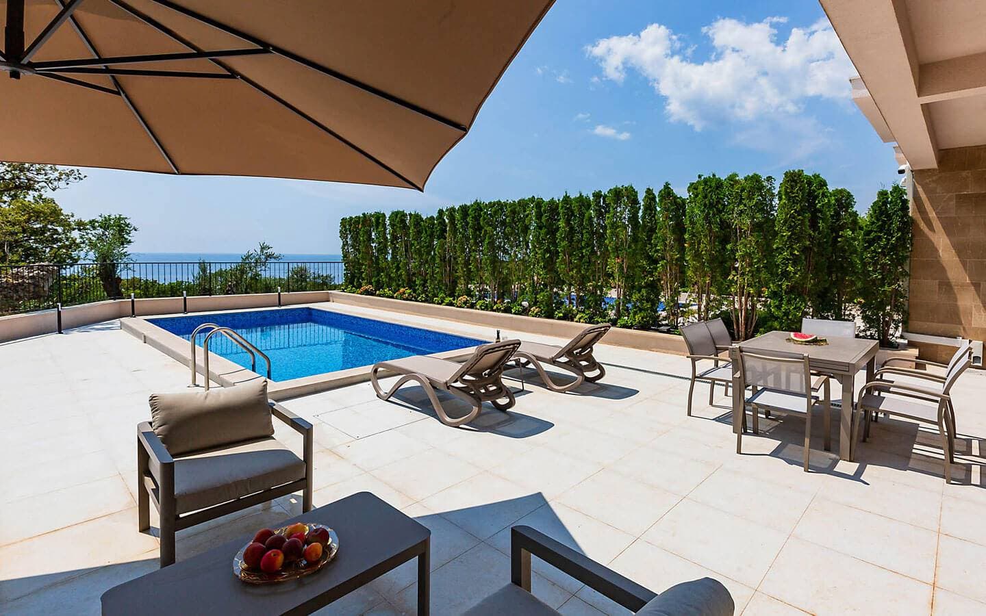 4 Bedroom Townhouse in Reževici - photo 2