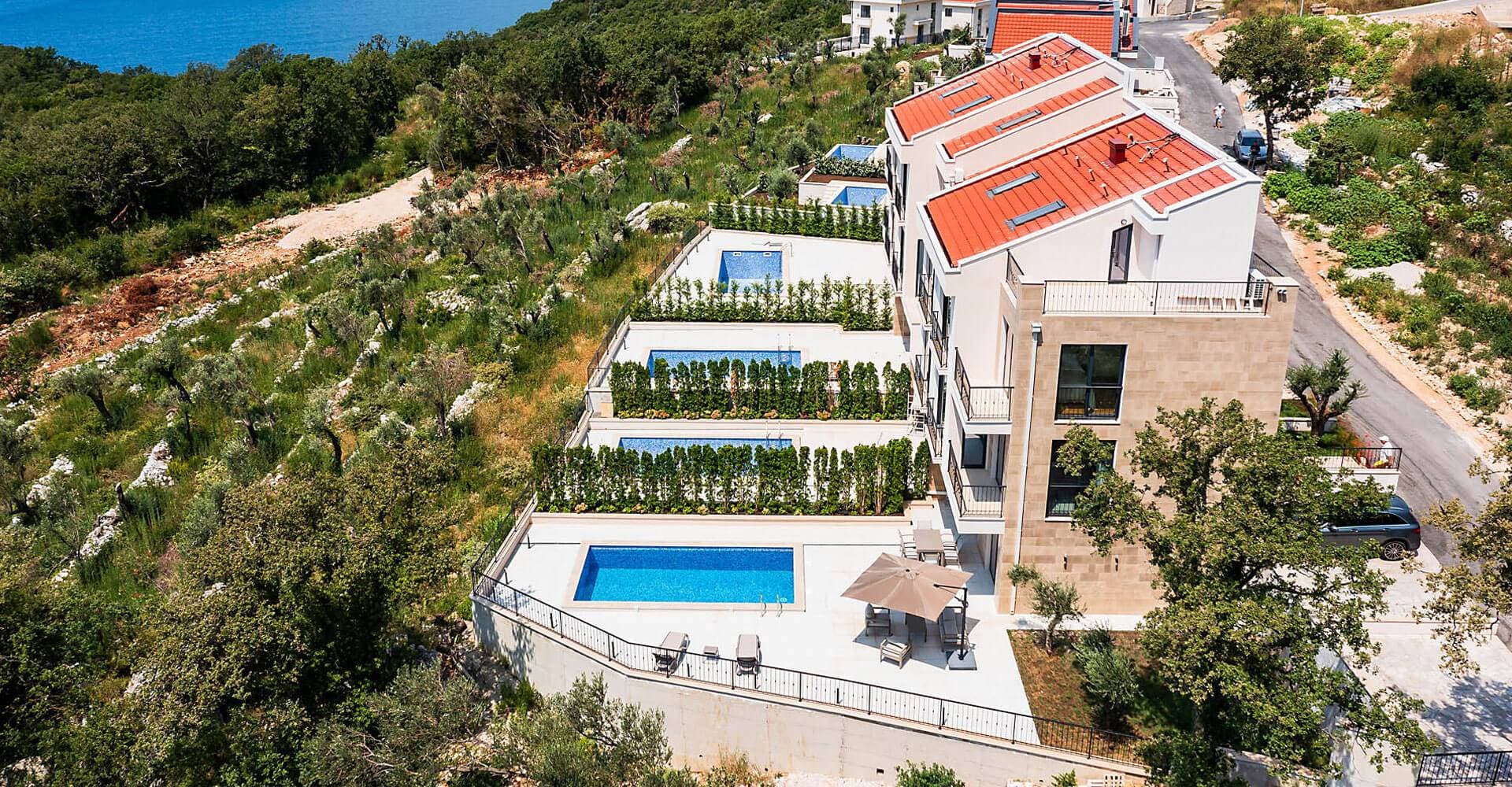 4 Bedroom Townhouse in Reževici
