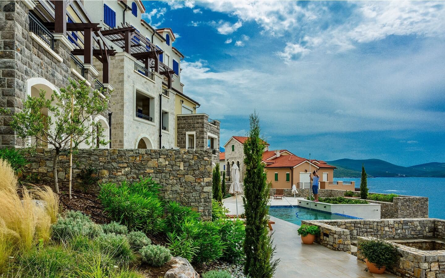 3 Bedroom Apartment in Lustica - photo 1