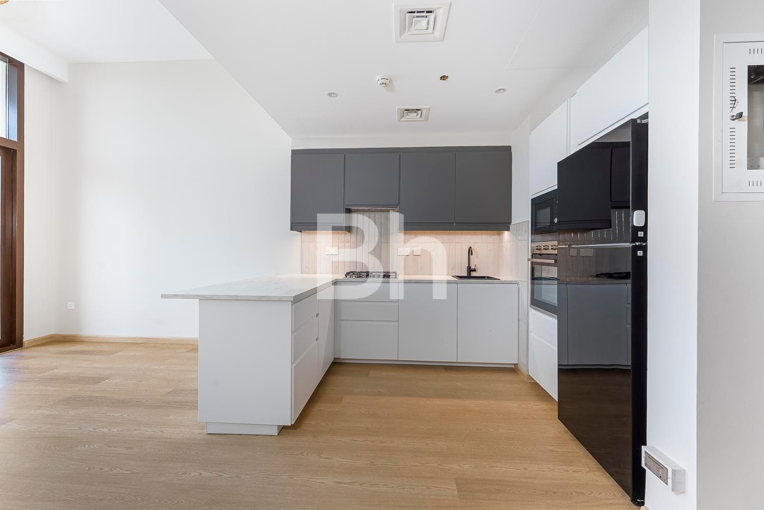 1 Bedroom Apartment in Jenna Main Square 2 - photo 1
