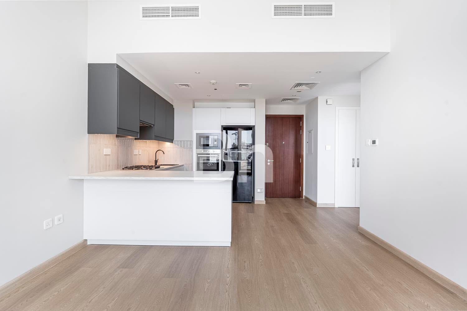 1 Bedroom Apartment in Jenna Main Square 2