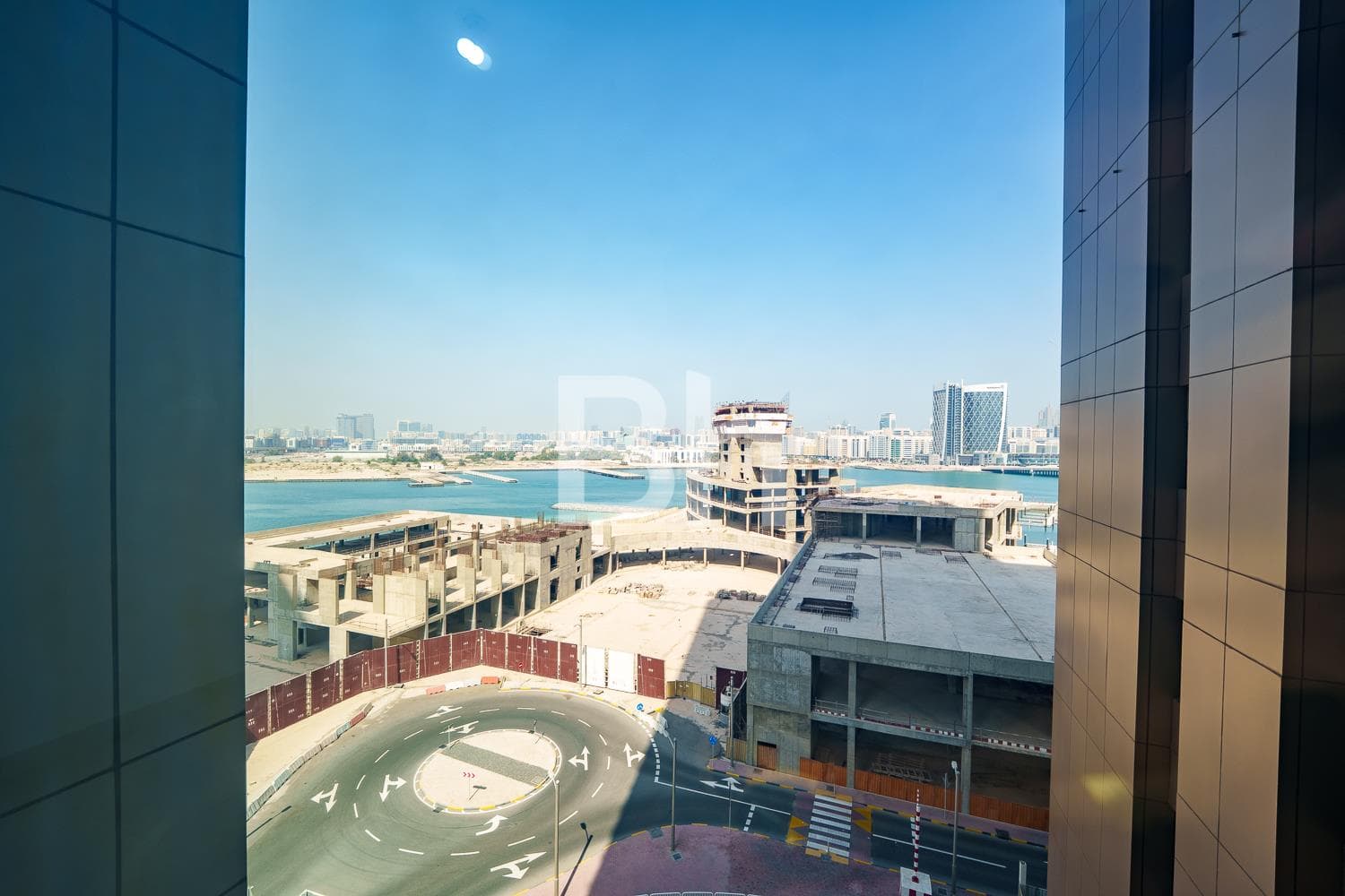 3 Bedrooms Apartment in Al Reem Island - photo 2