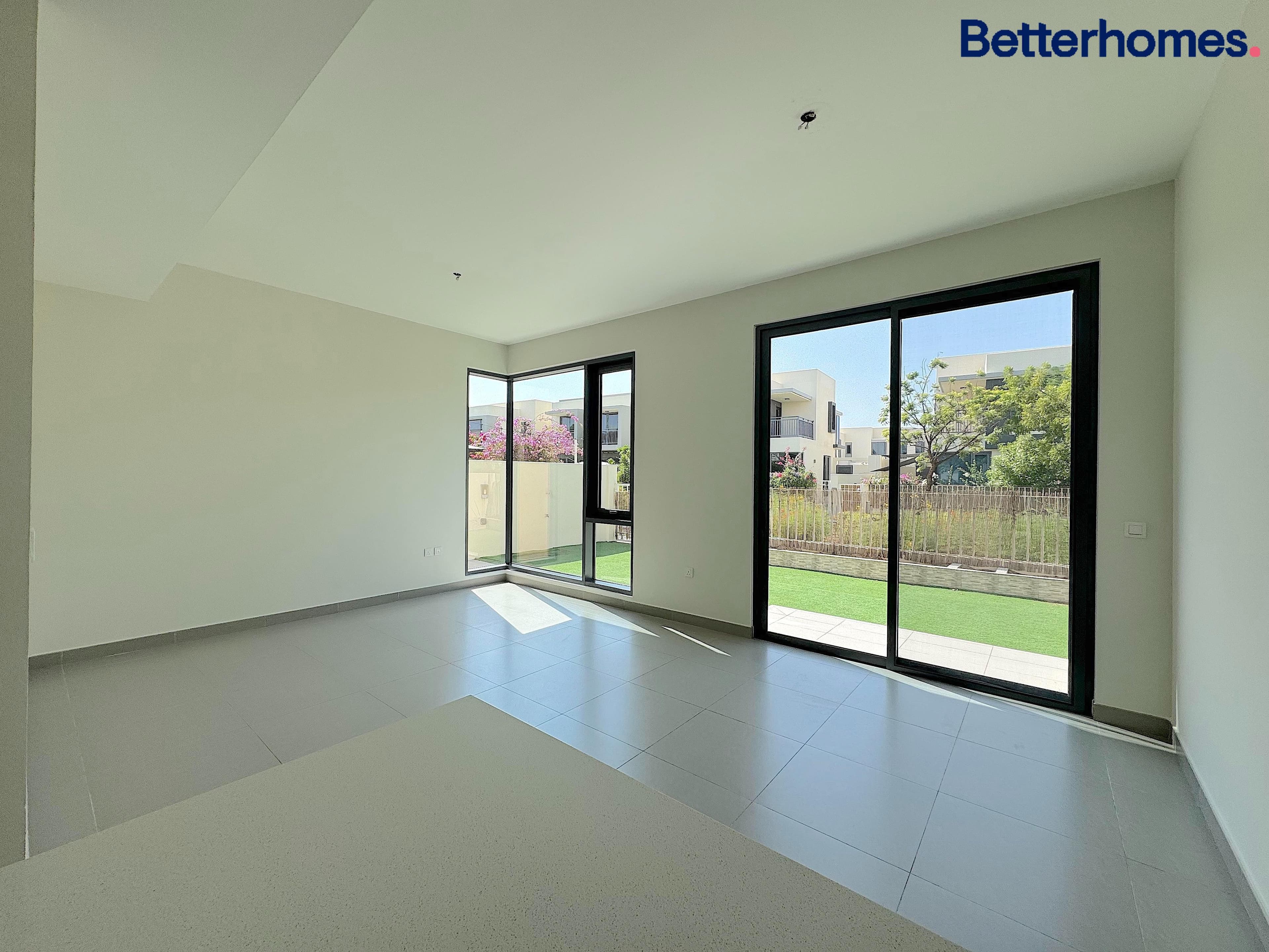 4 Bedrooms Townhouse in Dubai Hills Estate - photo 2