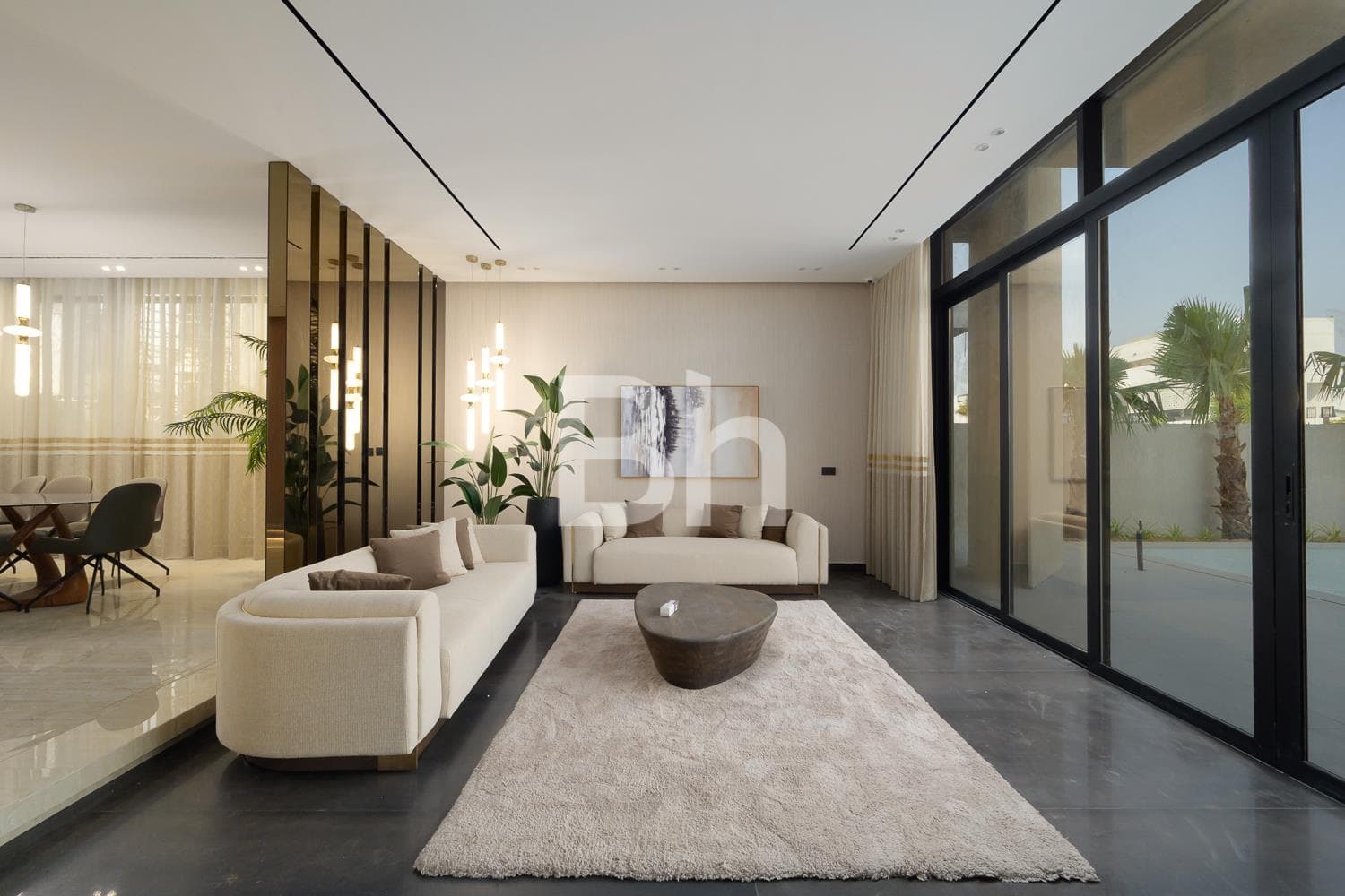 6 Bedrooms Villa in Jumeirah Park - photo 2