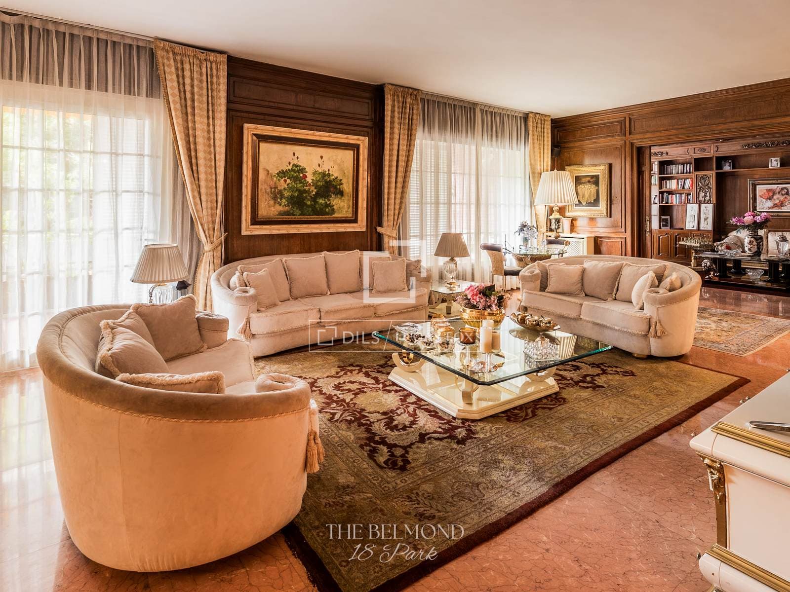 6 Bedroom Apartment in Ferran Agullo