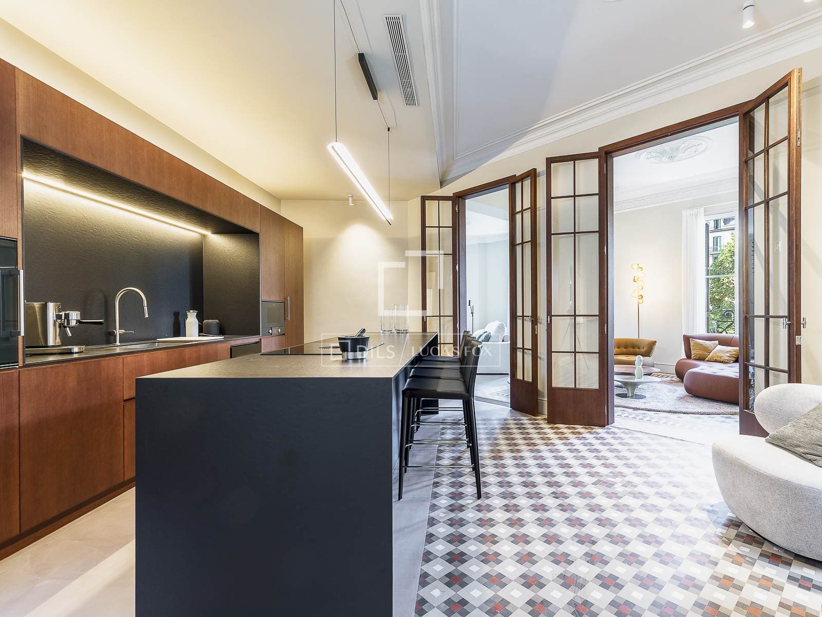 3 Bedrooms Apartment in  Gran Via de les Corts Catalanes - photo 1