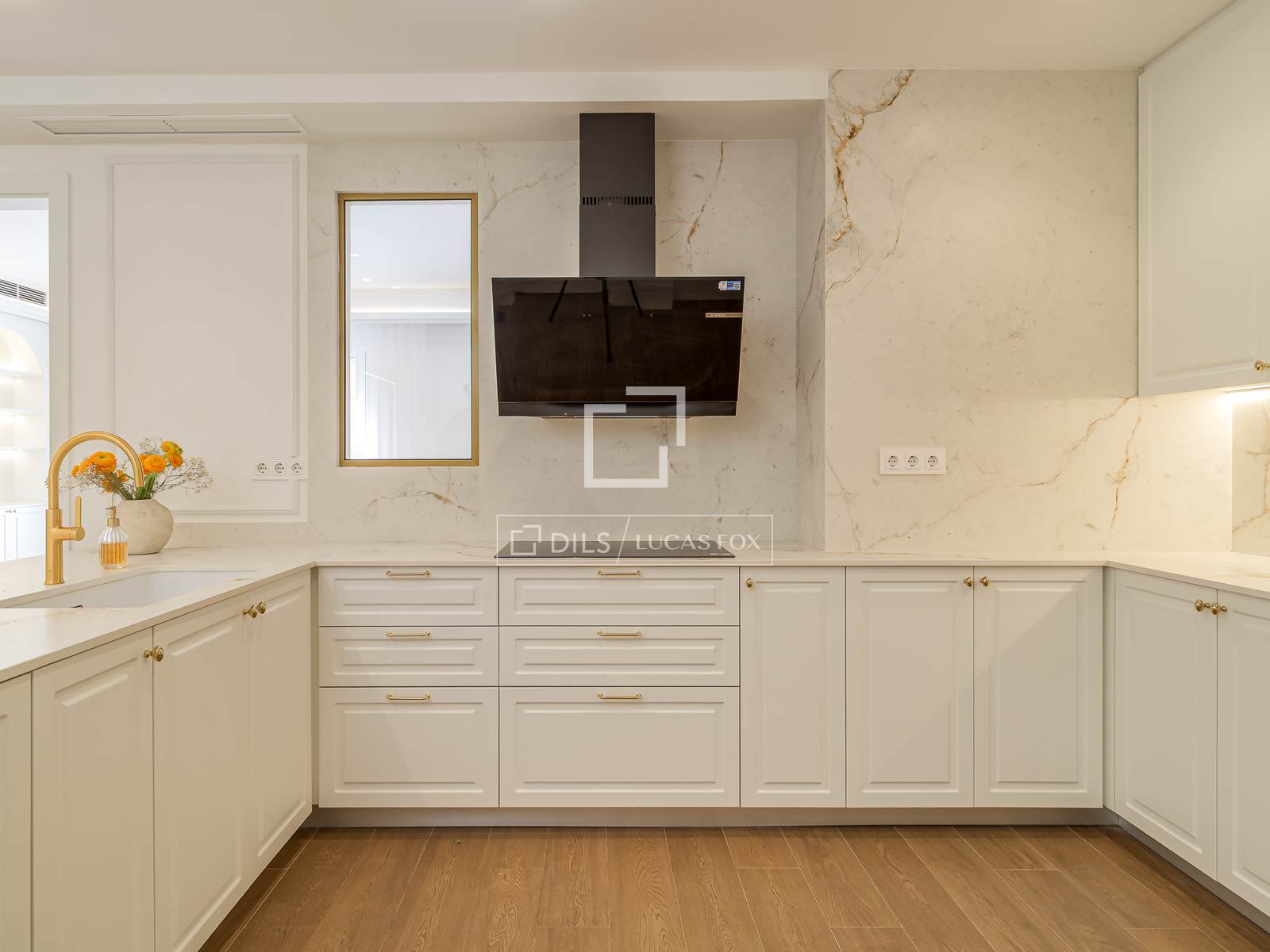 5 Bedrooms Apartment in  CL MUNTANER - photo 2