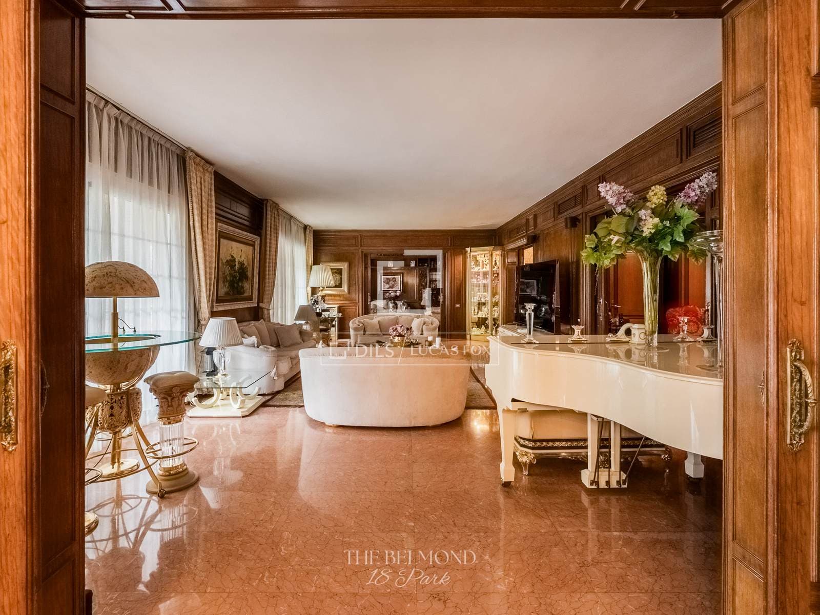 6 Bedroom Apartment in Ferran Agullo - photo 1