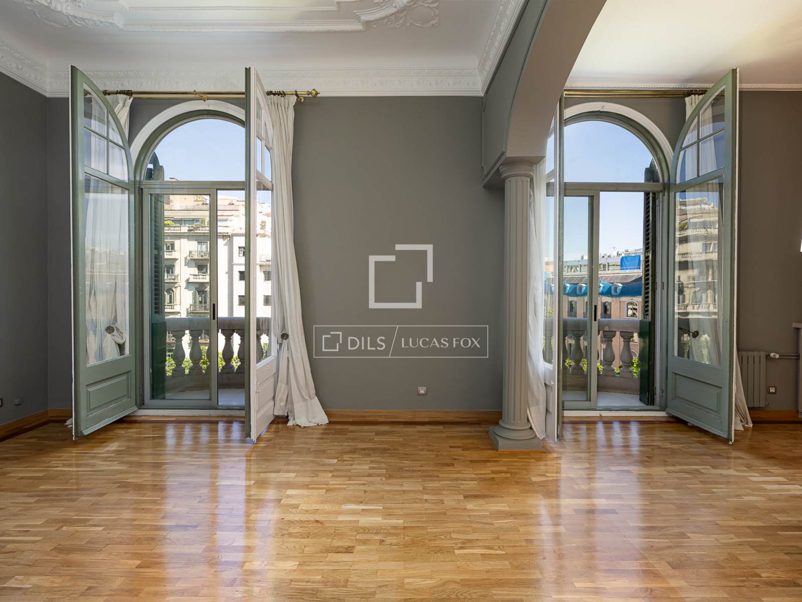 5 Bedroom Apartment in Diagonal - photo 2