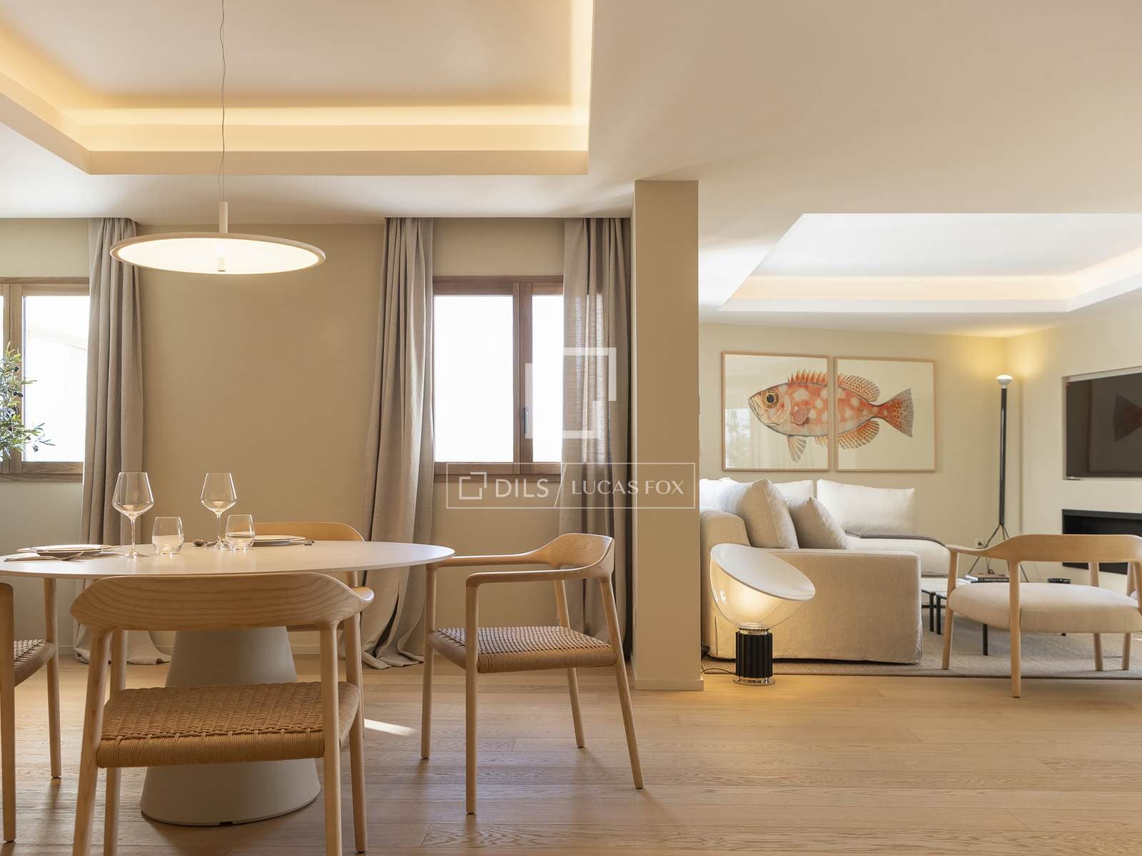 2 Bedroom Apartment in plaza santa eulalia - photo 2
