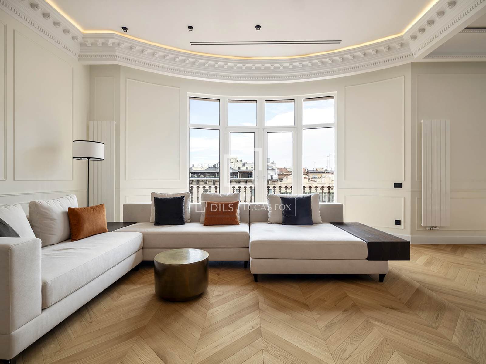 4 Bedrooms Apartment in  Calle Corsega - photo 1