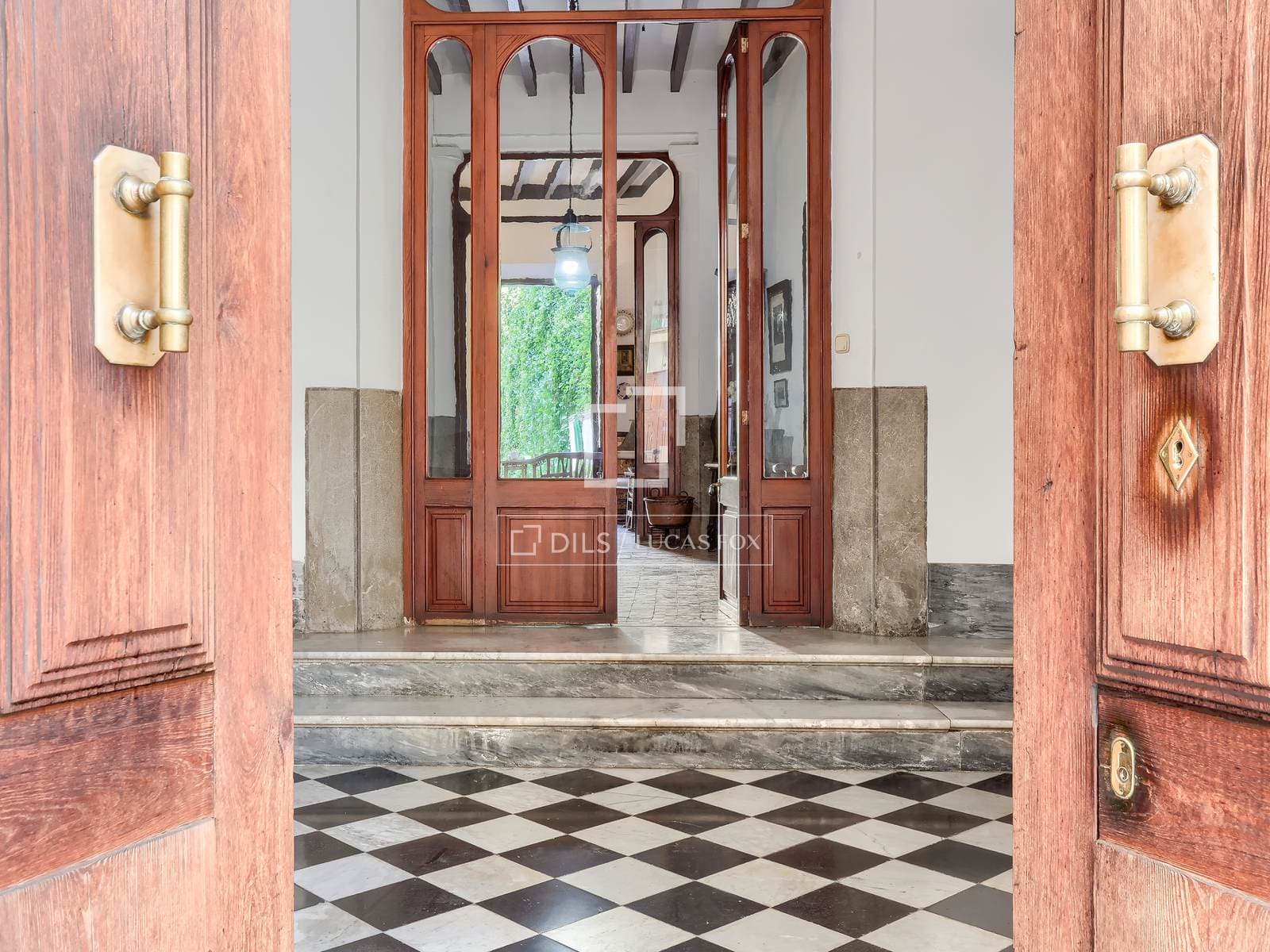 6 Bedrooms House / Villa in  carrer de sa lluna - photo 2