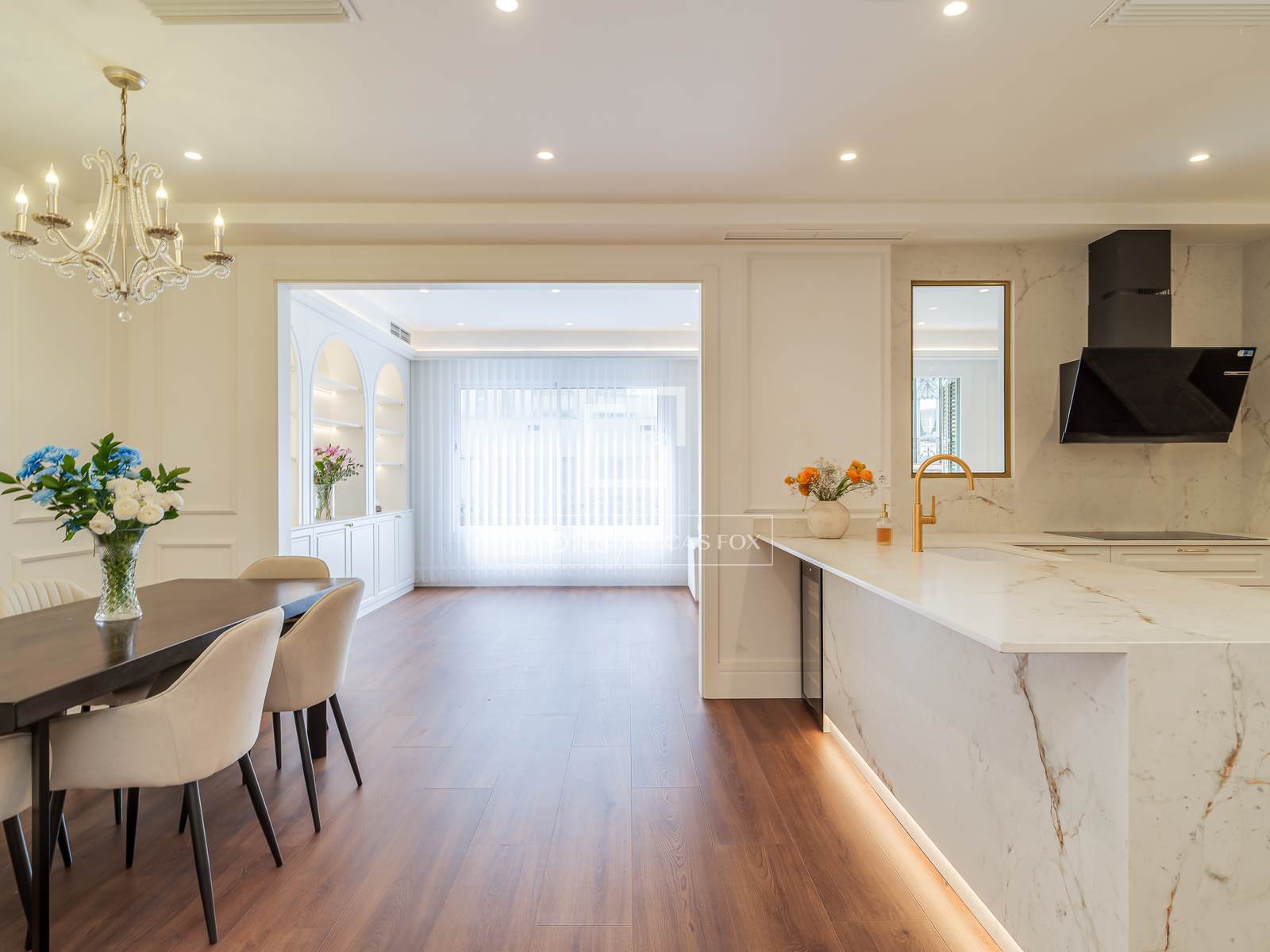 5 Bedrooms Apartment in  CL MUNTANER