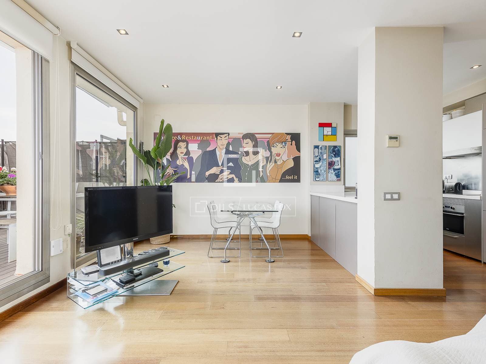 2 Bedrooms Apartment in  Guillem Tell - photo 2