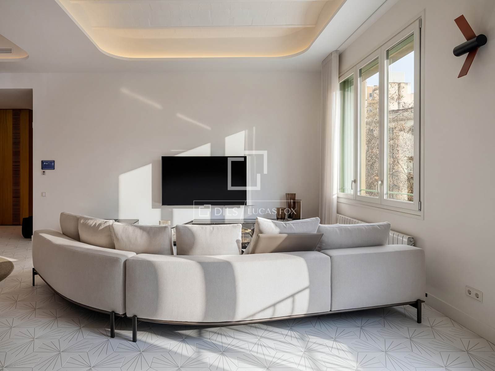 2 Bedroom Apartment in Ausias March - photo 1