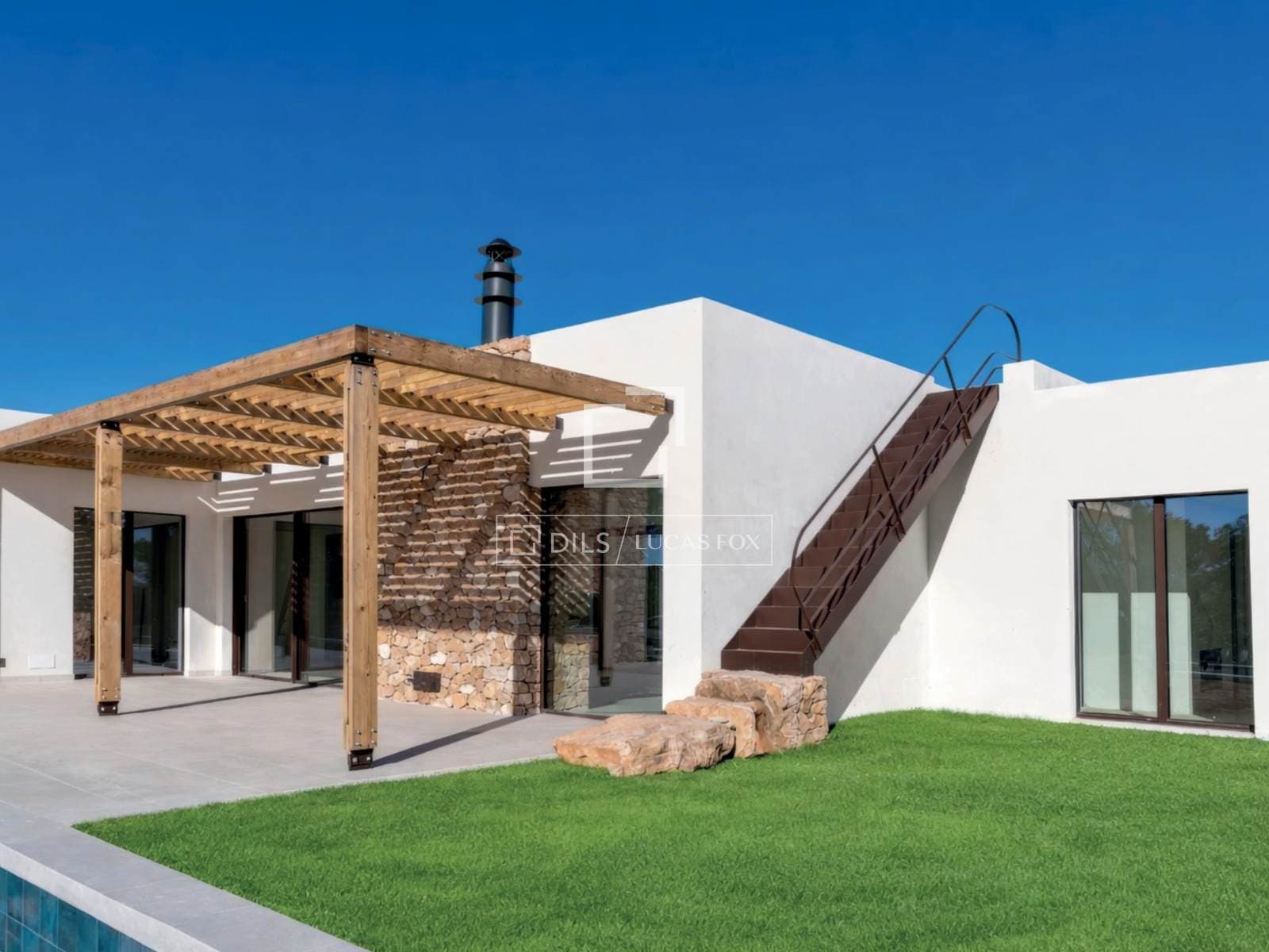 6 Bedroom House / Villa in Ibiza - photo 1