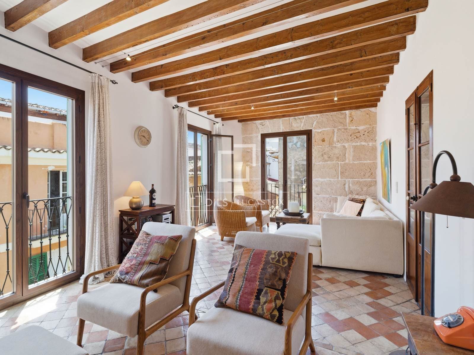3 Bedroom Apartment in Can Vatlori - photo 1