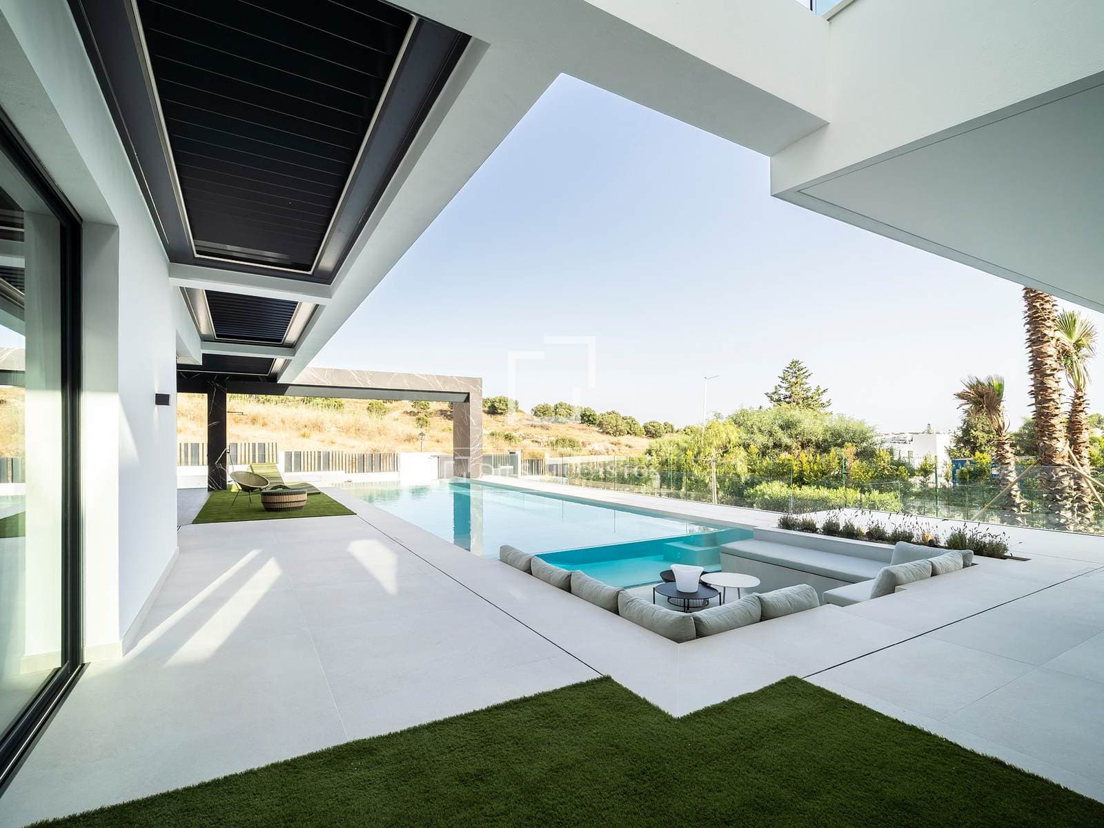 6 Bedroom House / Villa in Carretera de Benahavis - photo 2