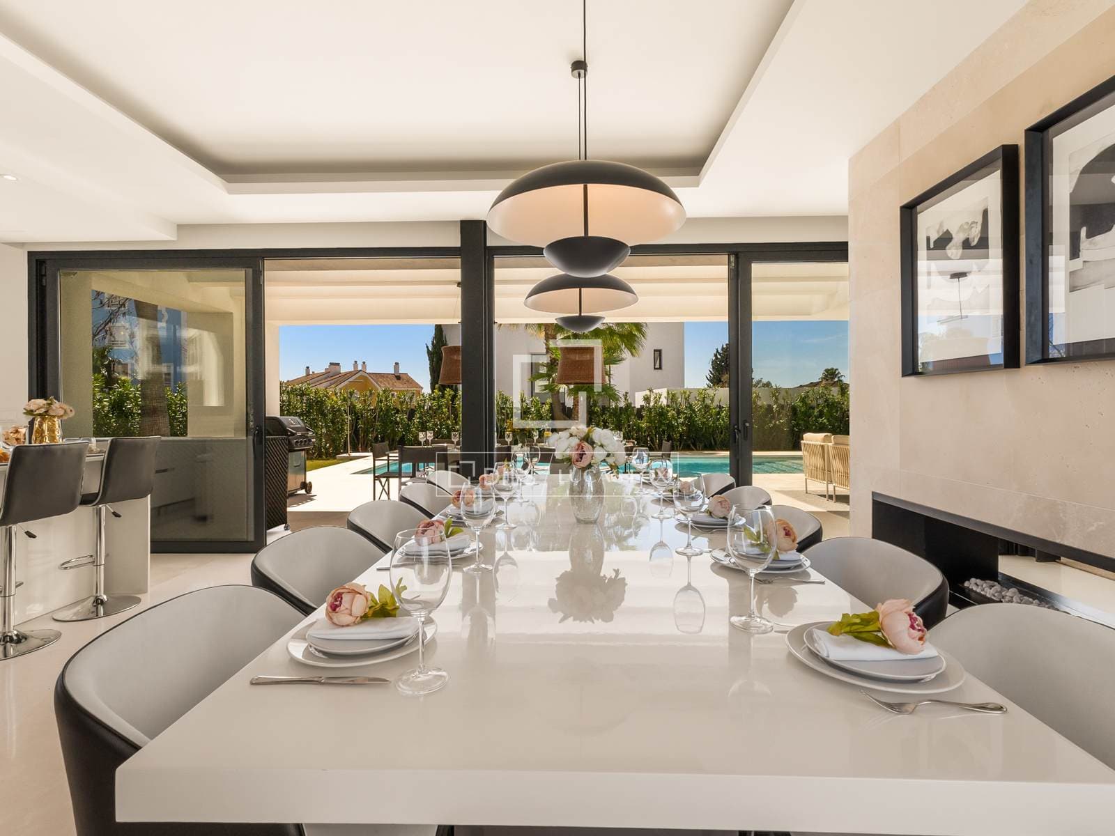 4 Bedroom House / Villa in El Paraíso - photo 2