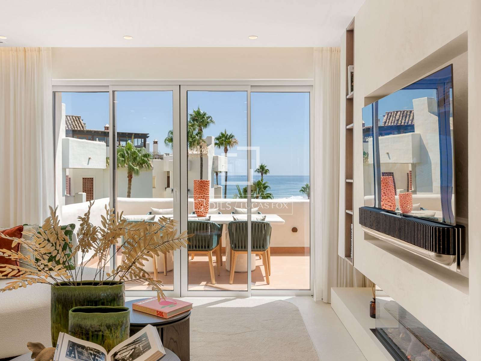 3 Bedroom Apartment in Urb. Bahía del Velerín - photo 2