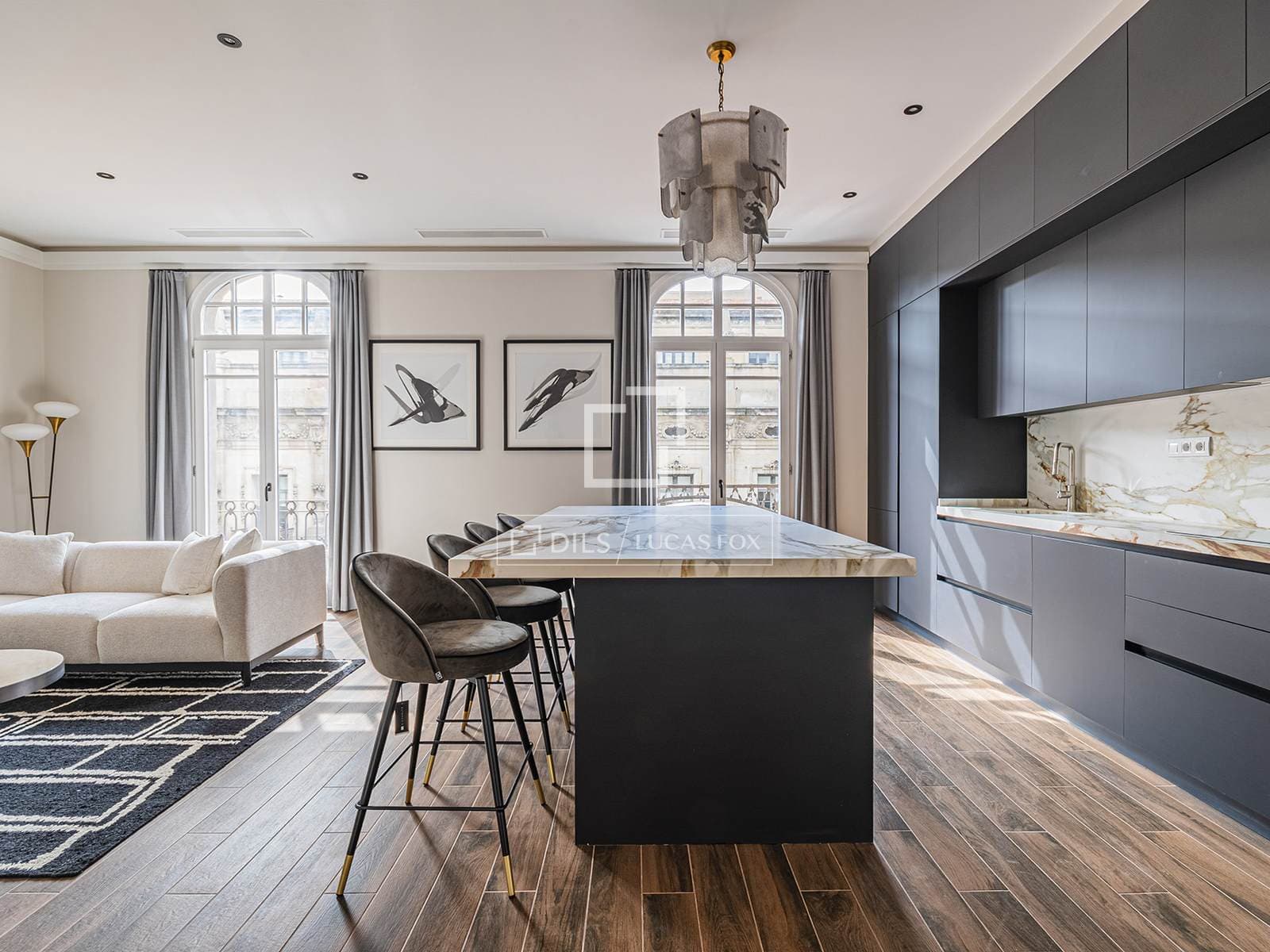 3 Bedrooms Apartment in  Via Laietana - photo 2