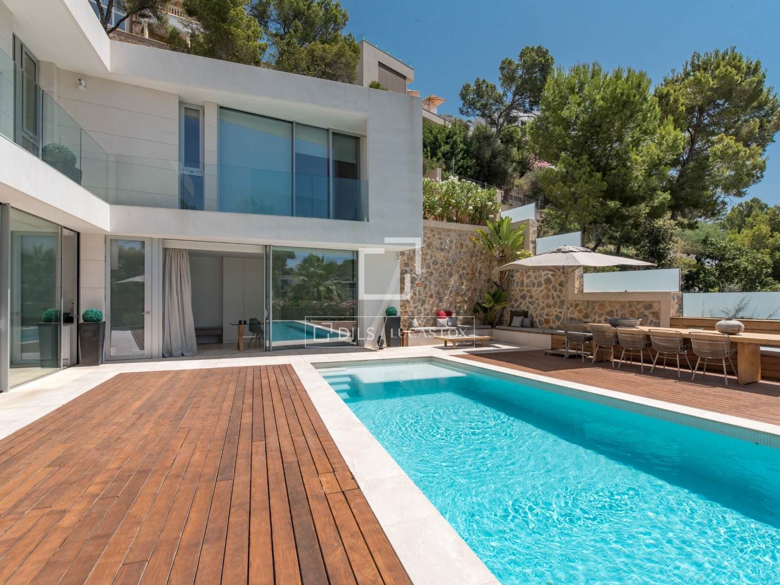 4 Bedroom House / Villa in sant pere