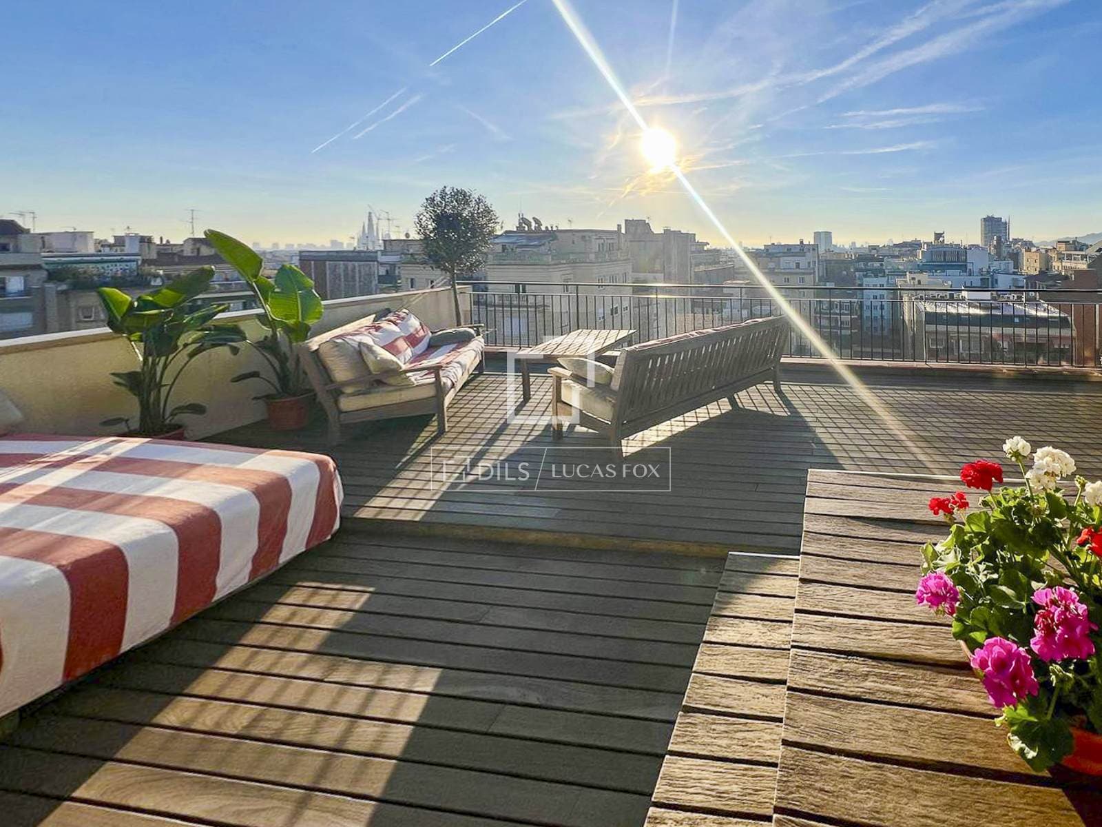 2 Bedrooms Apartment in  Guillem Tell - photo 1