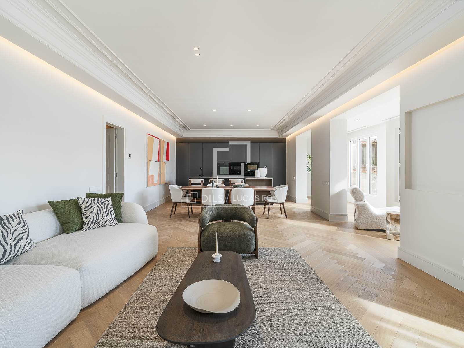 4 Bedroom Apartment in Consell de Cent