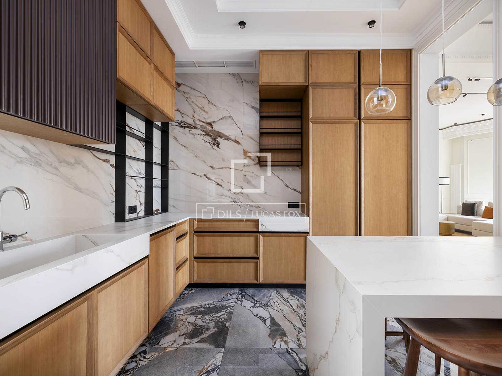 4 Bedrooms Apartment in  Calle Corsega - photo 2